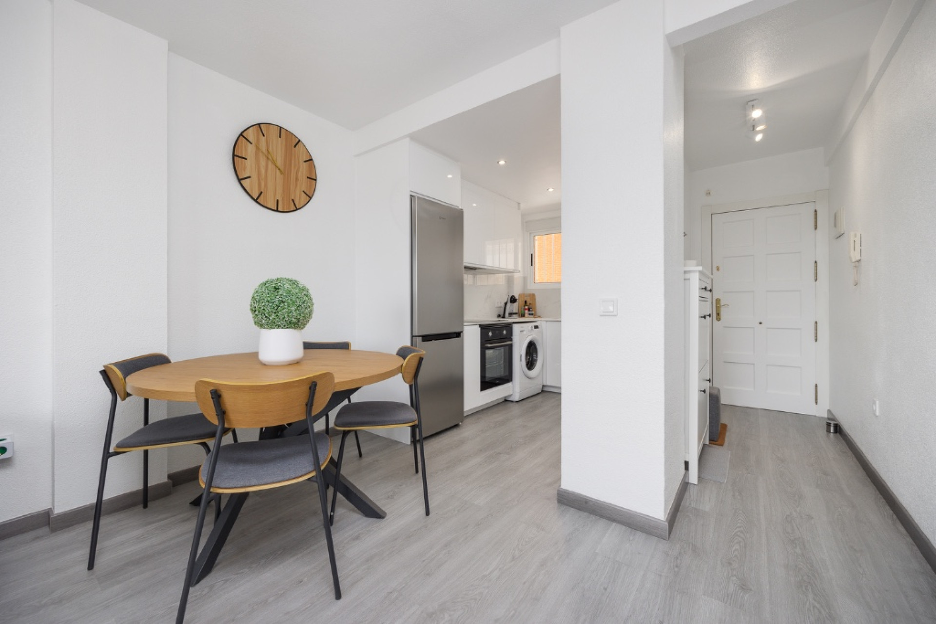 Resale - Apartment / Flat - Punta Prima