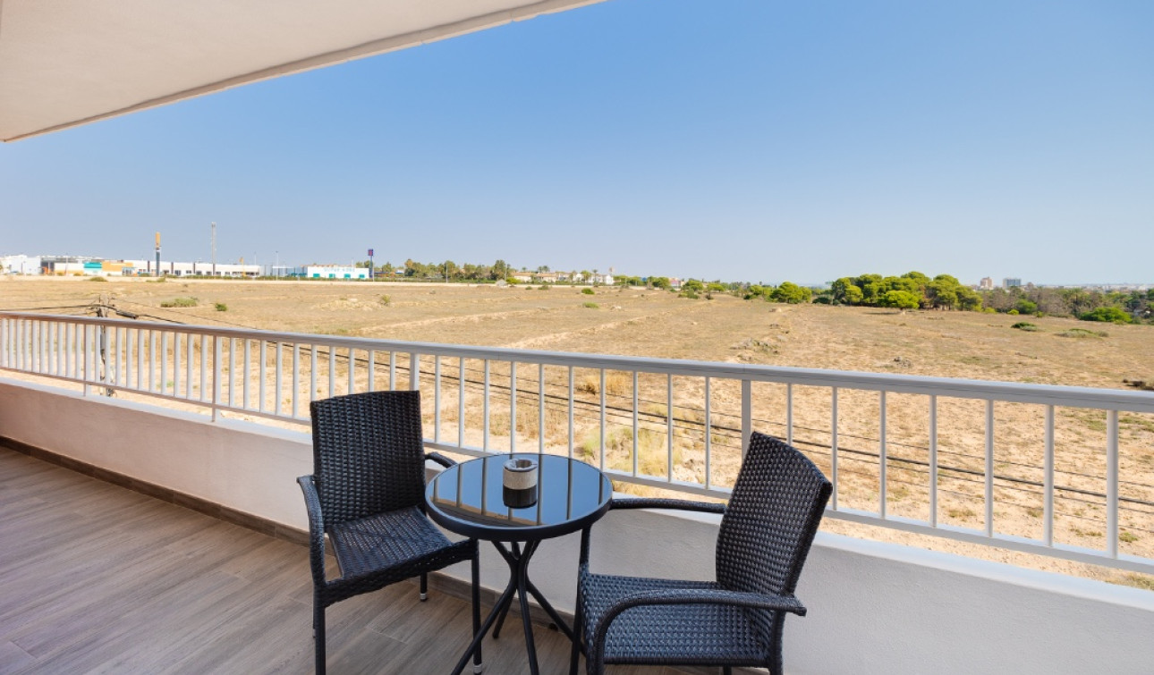 Resale - Apartment / Flat - Punta Prima