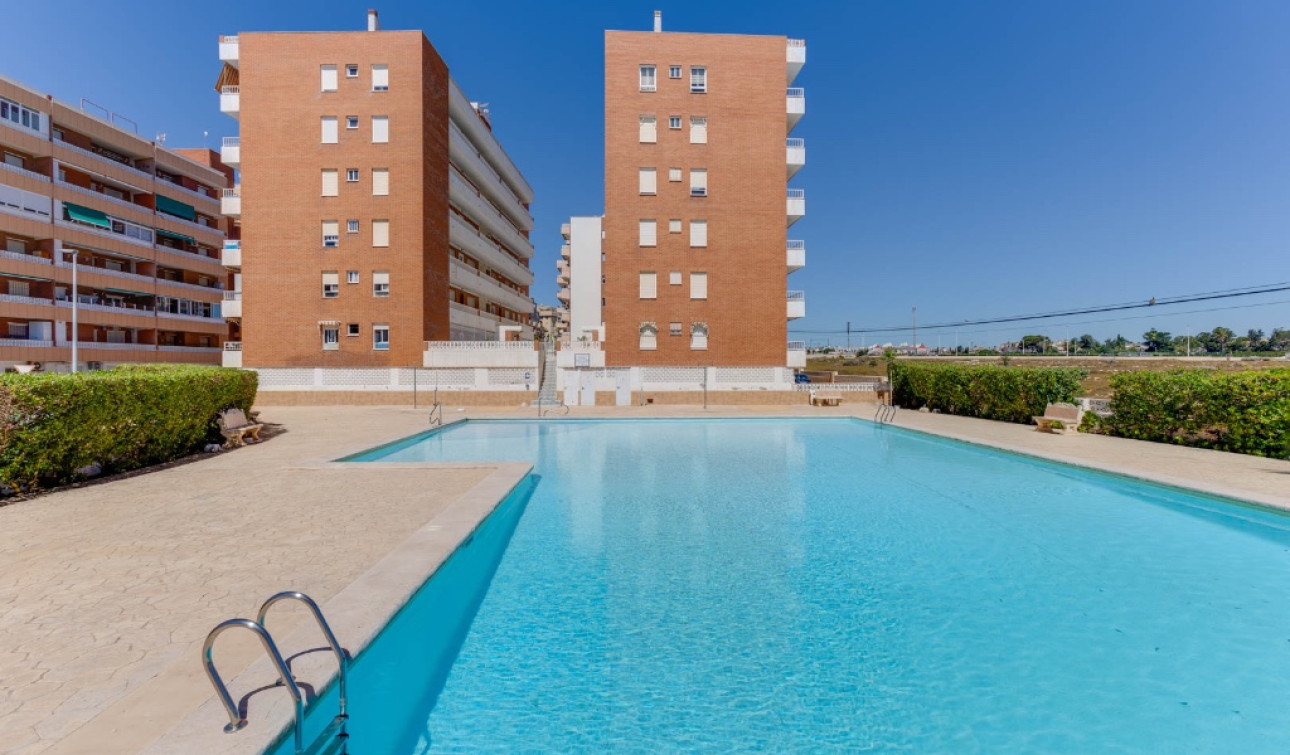 Resale - Apartment / Flat - Punta Prima