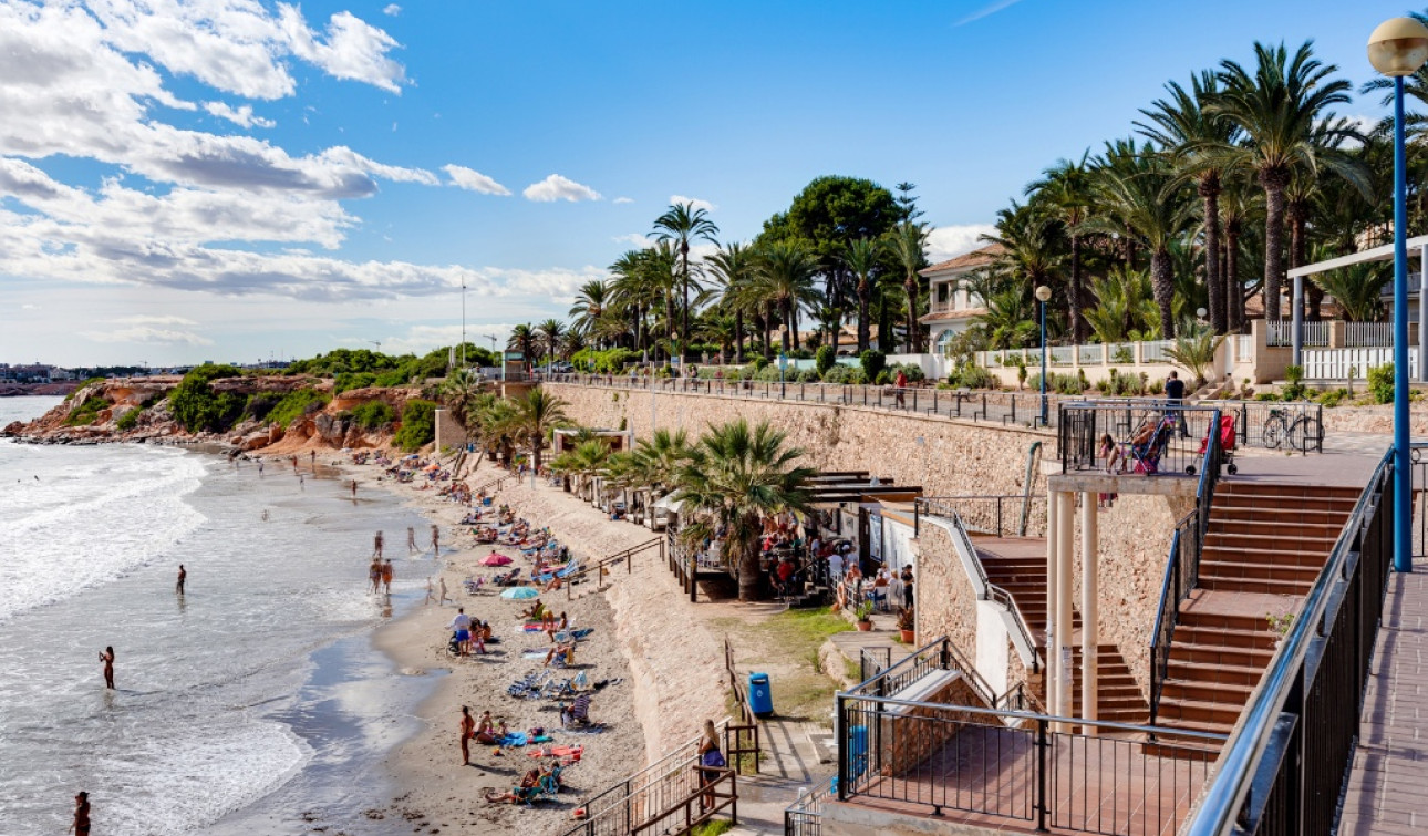 Resale - Apartment / Flat - Punta Prima