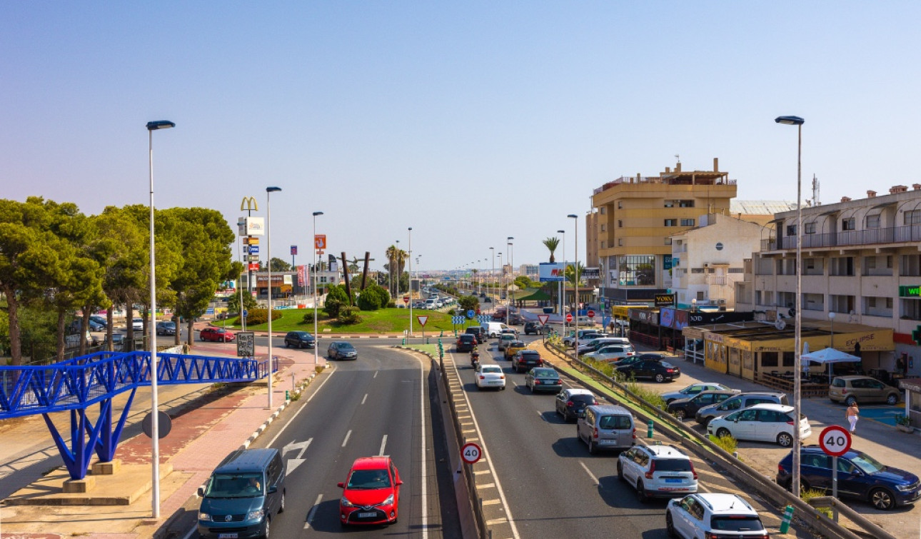 Resale - Apartment / Flat - Punta Prima