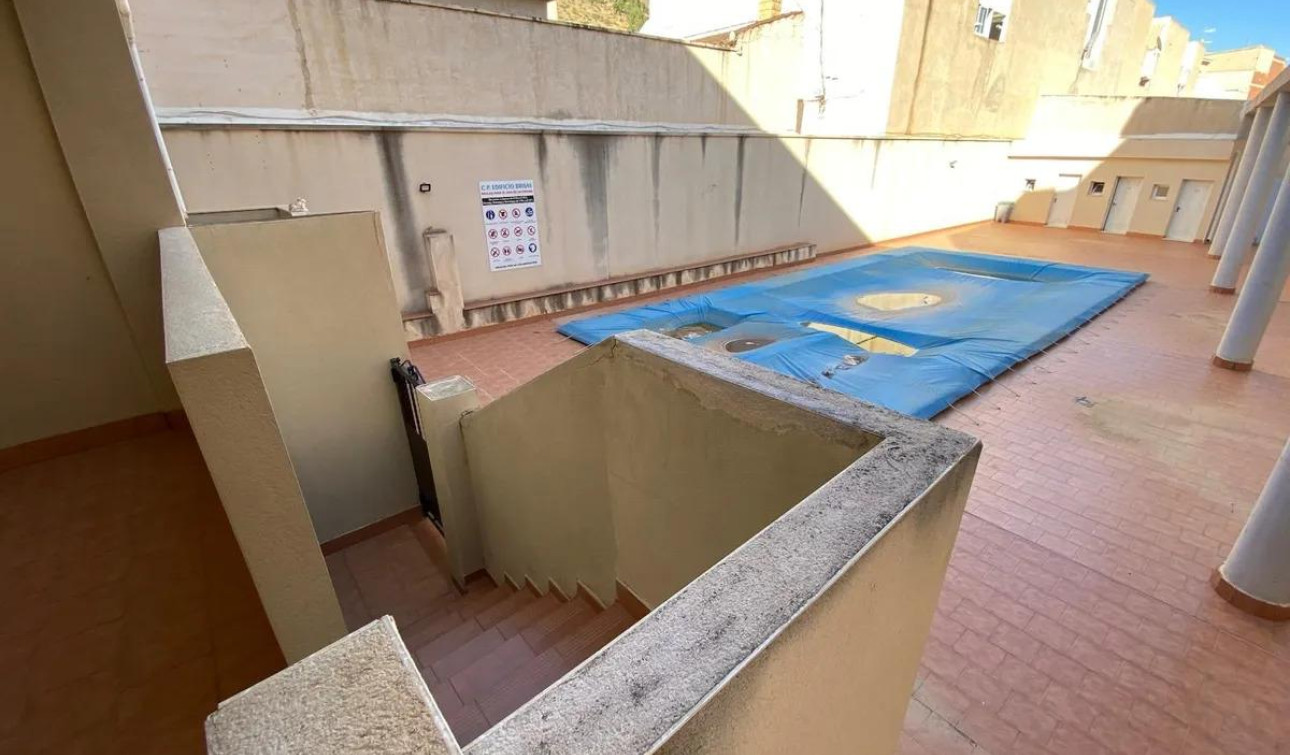 Resale - Apartment / Flat - Redován - PUEBLO
