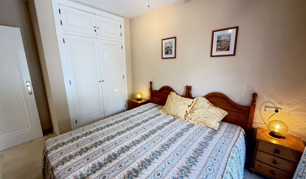 Resale - Apartment / Flat - Rioja
