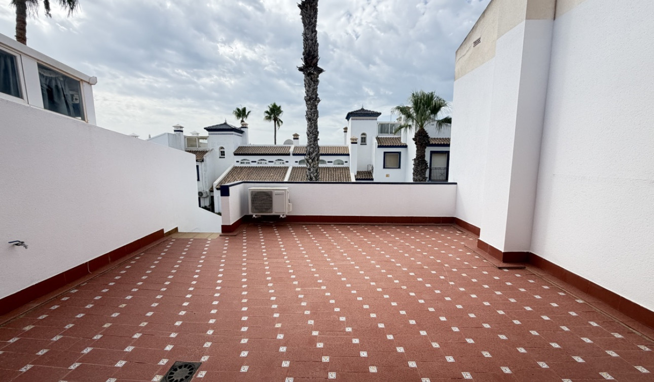 Resale - Apartment / Flat - Rioja