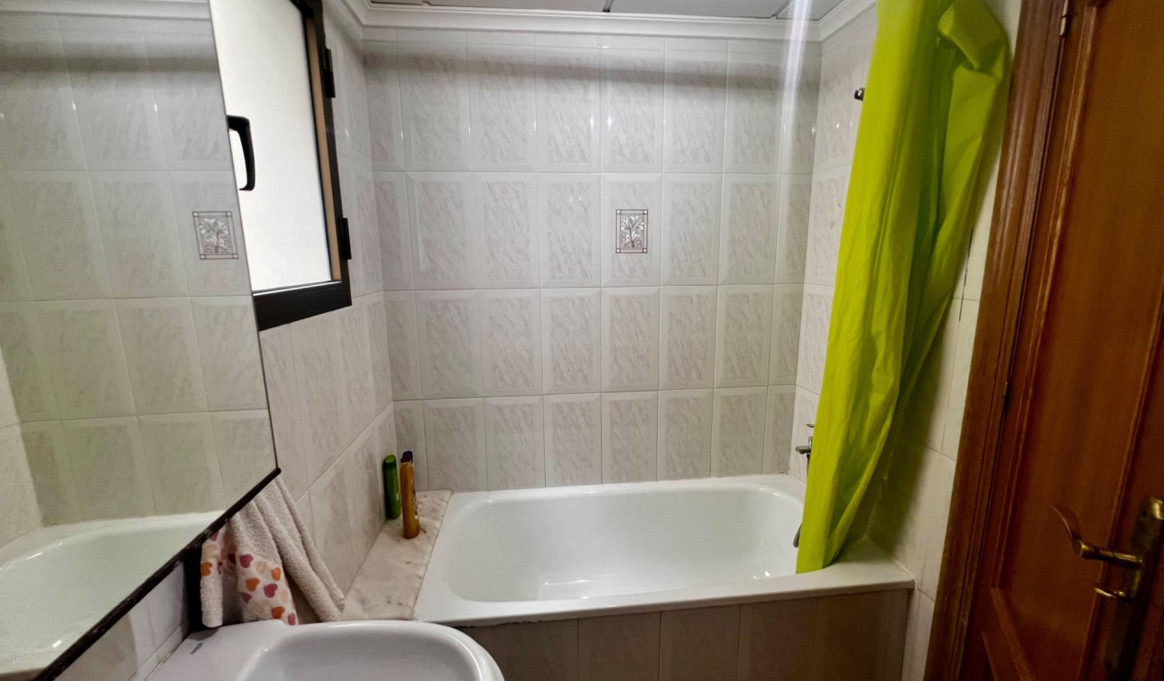 Resale - Apartment / Flat - Rojales