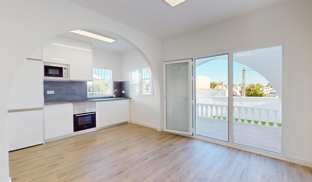 Resale - Apartment / Flat - San Miguel de Salinas - BLUE LAGOON