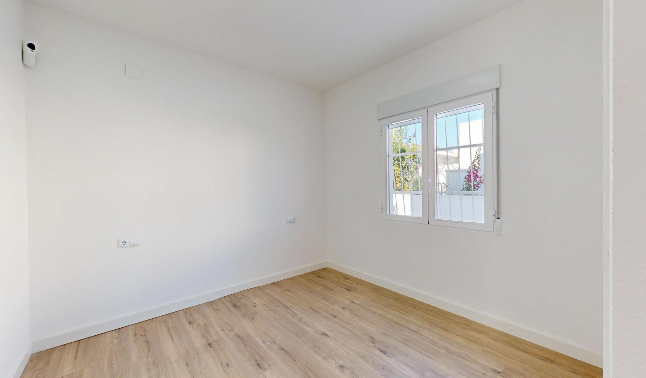 Resale - Apartment / Flat - San Miguel de Salinas - BLUE LAGOON