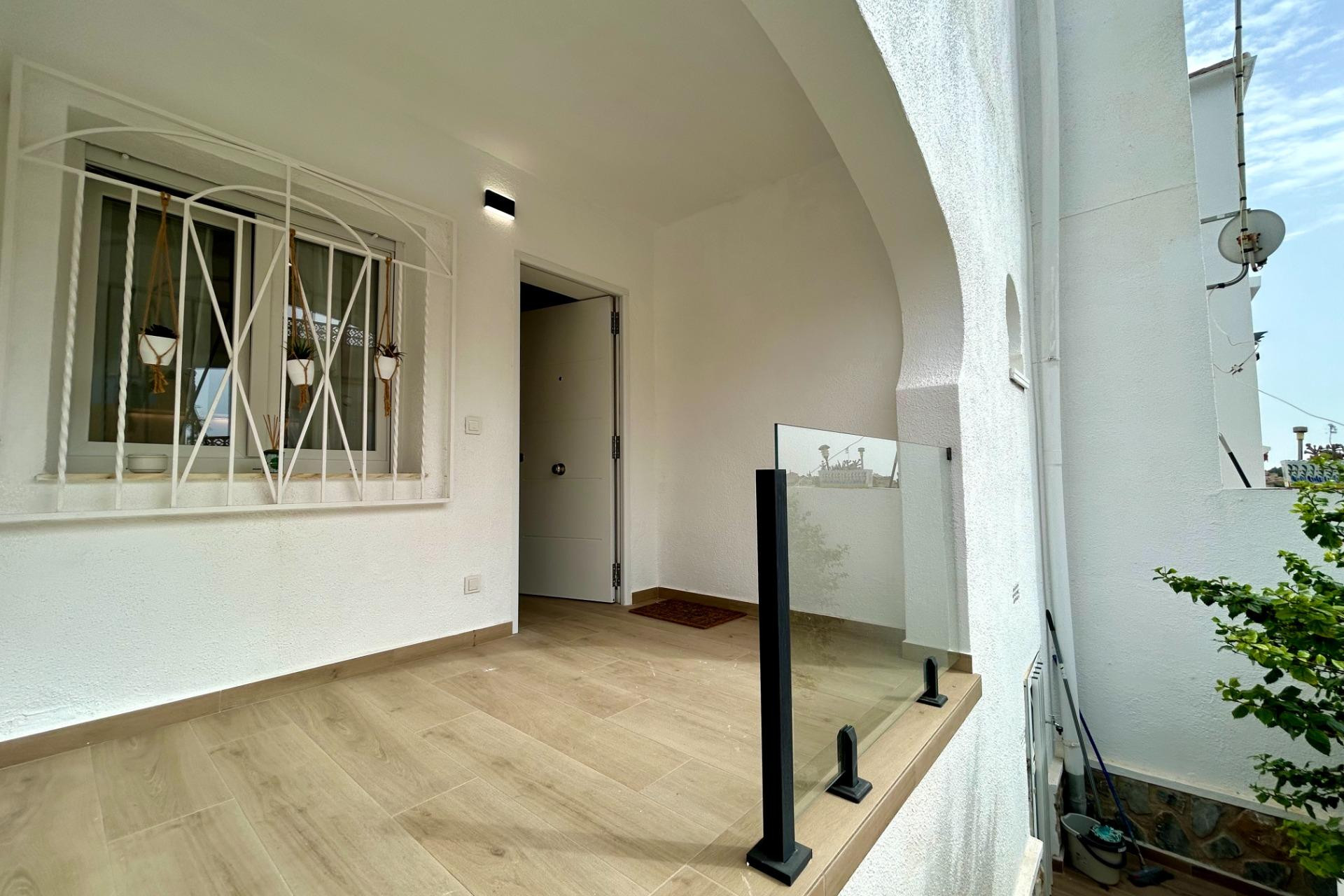 Resale - Apartment / Flat - San Miguel de Salinas - Las filipinas