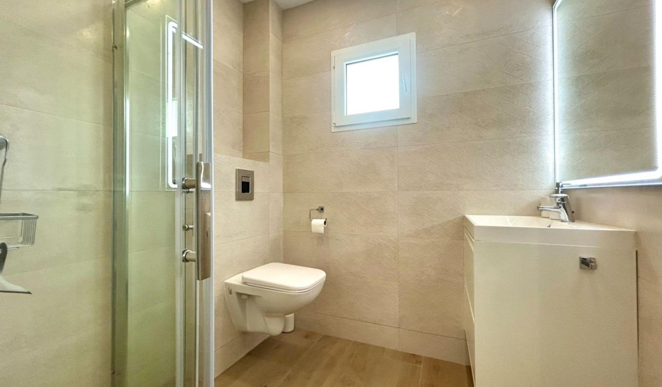 Resale - Apartment / Flat - San Miguel de Salinas - Las filipinas