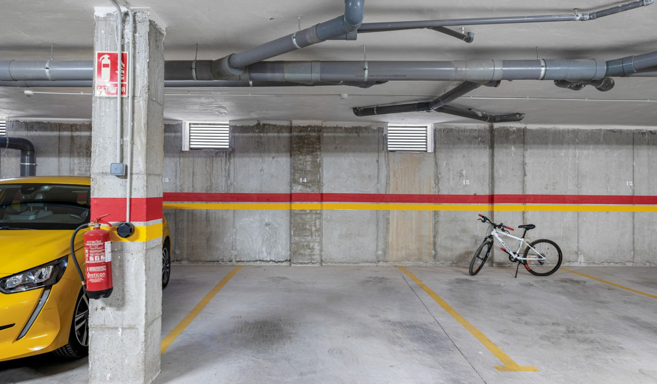 Resale - Apartment / Flat - San Miguel de Salinas - San Miguel