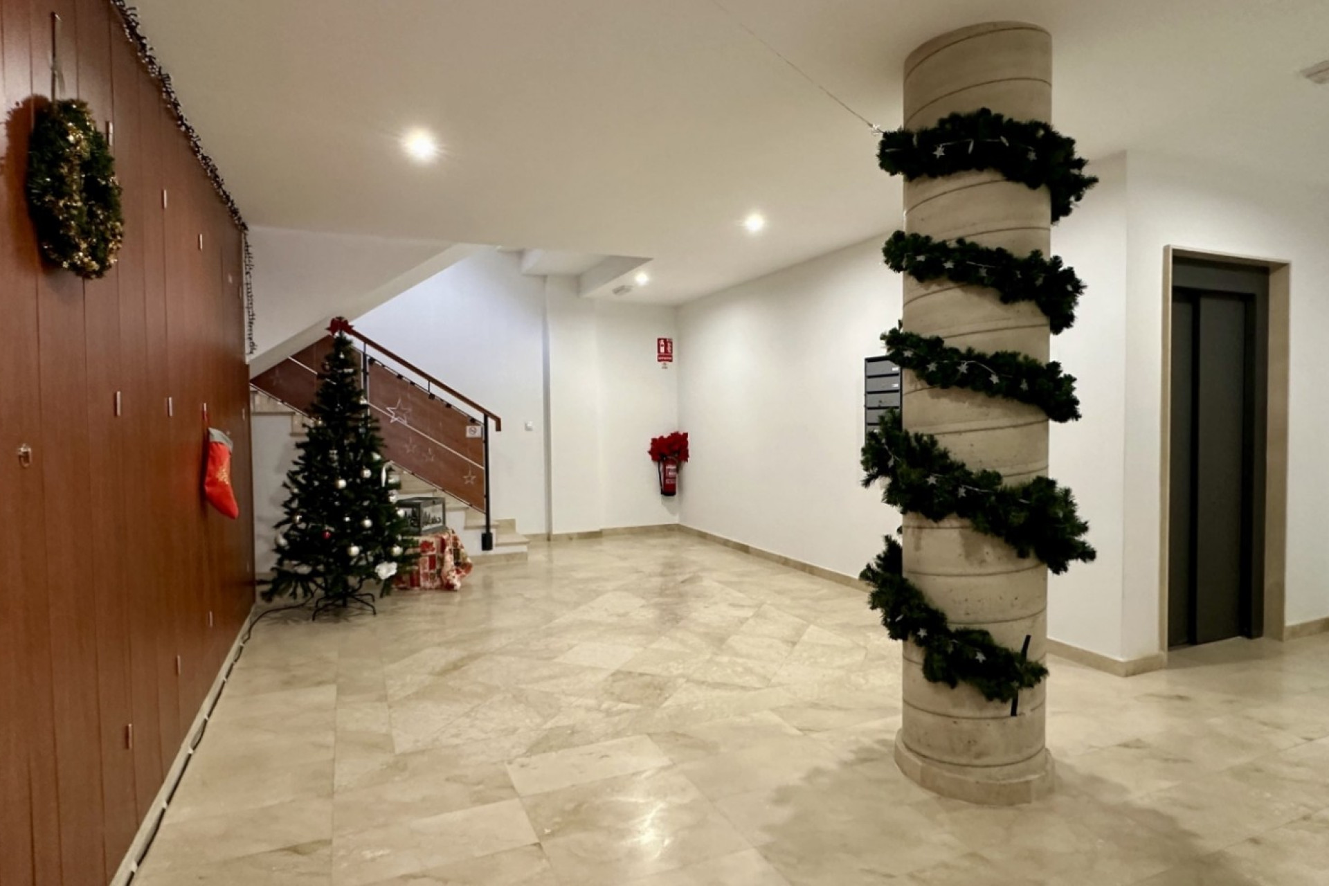 Resale - Apartment / Flat - San Miguel de Salinas