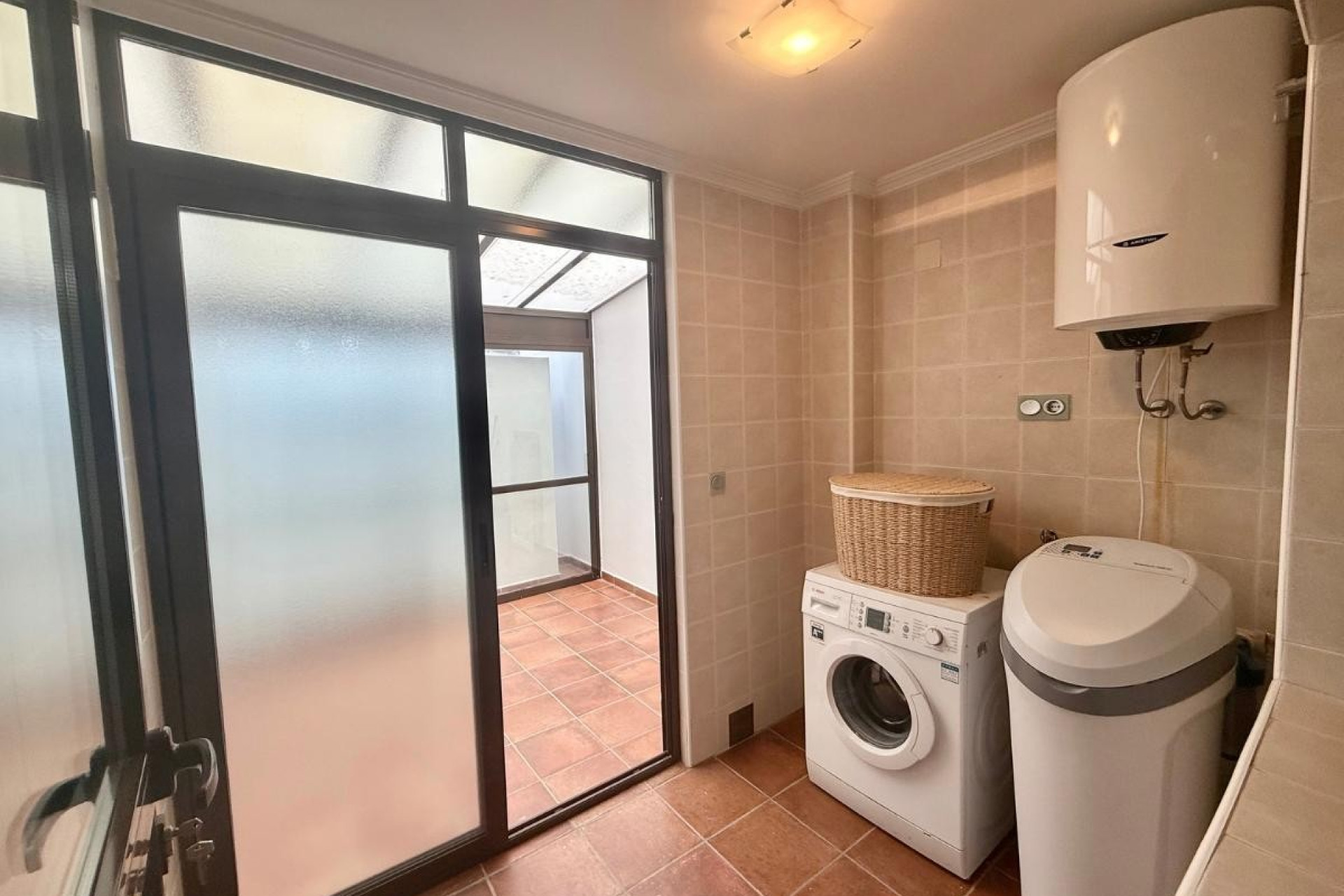 Resale - Apartment / Flat - San Miguel de Salinas