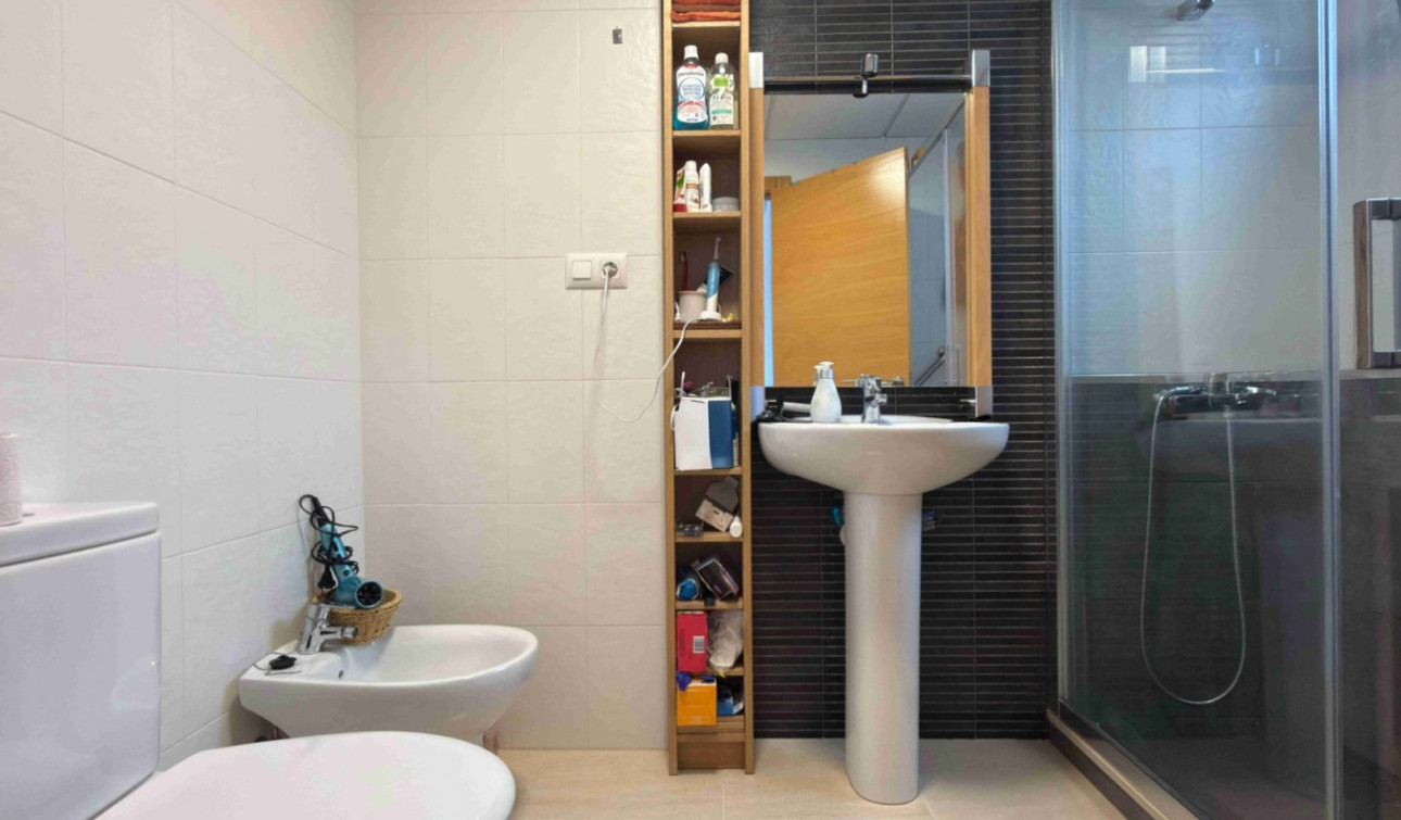 Resale - Apartment / Flat - San Miguel de Salinas