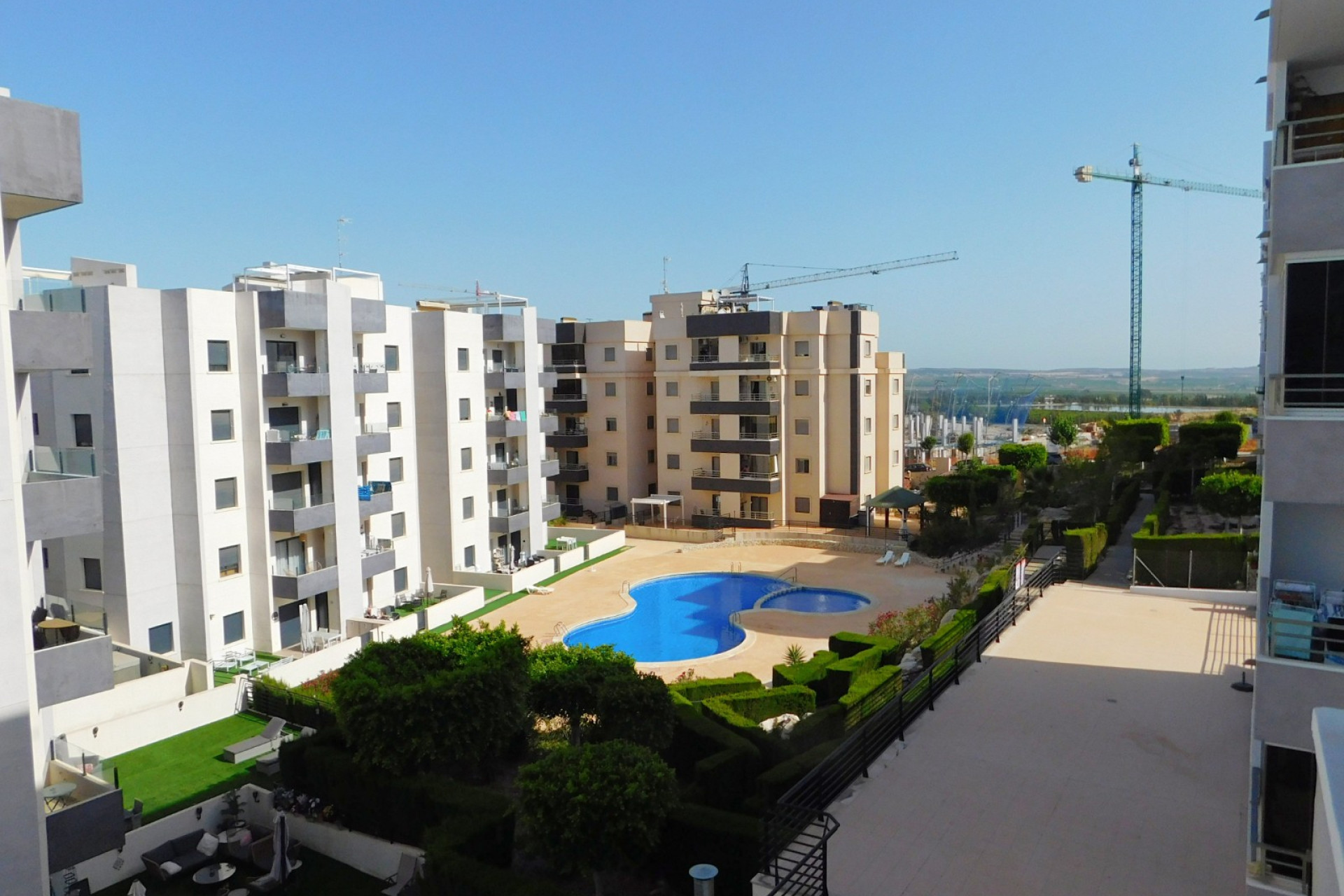Resale - Apartment / Flat - San Miguel de Salinas
