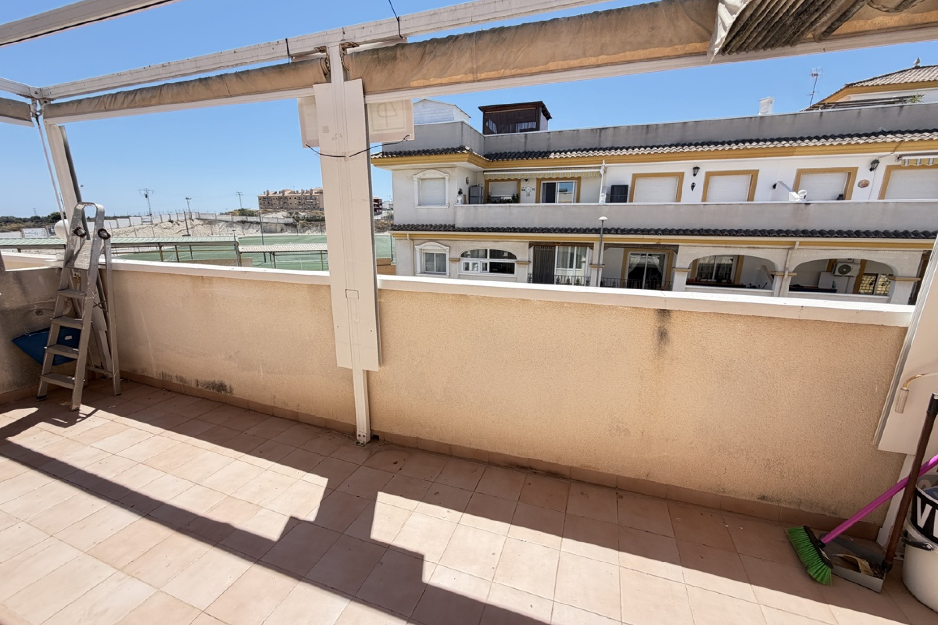 Resale - Apartment / Flat - San Miguel de Salinas