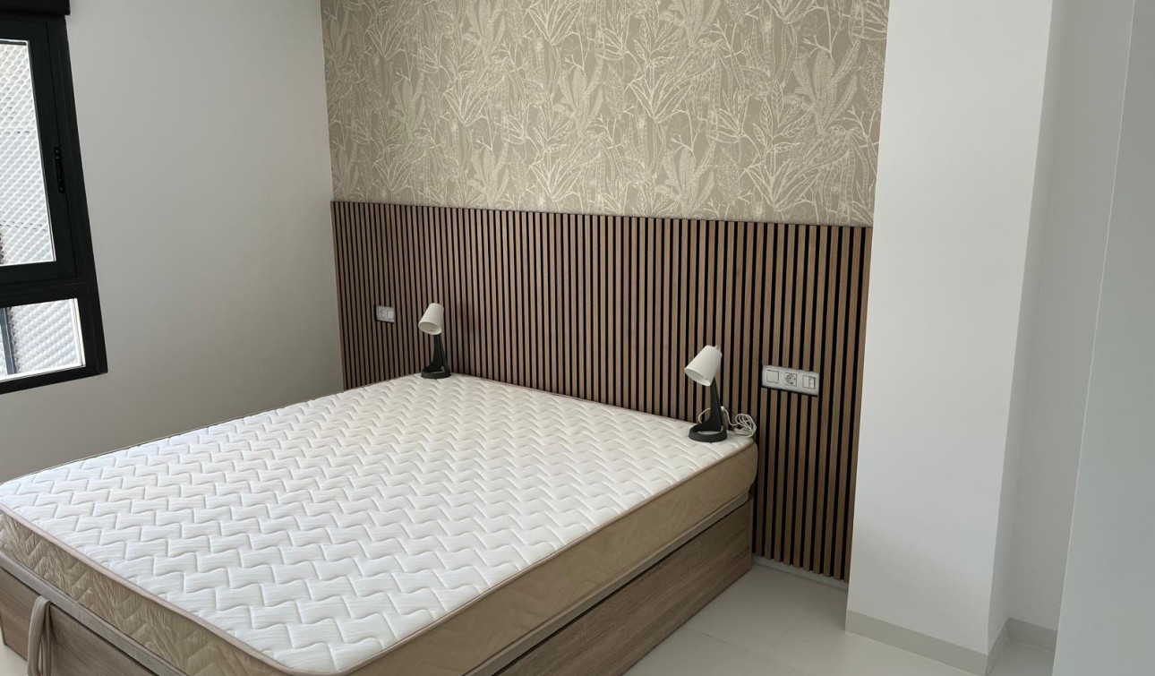 Resale - Apartment / Flat - San Miguel de Salinas