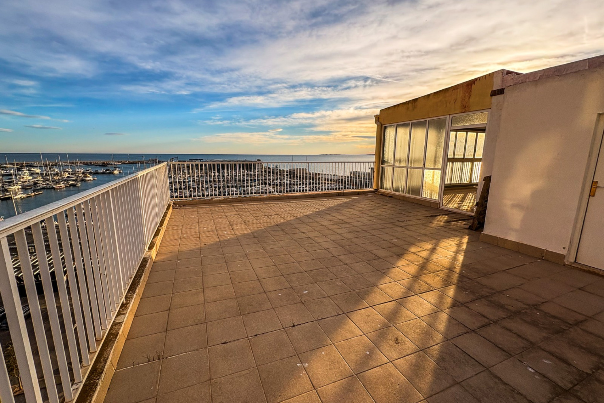 Resale - Apartment / Flat - Santa Pola - Puerto