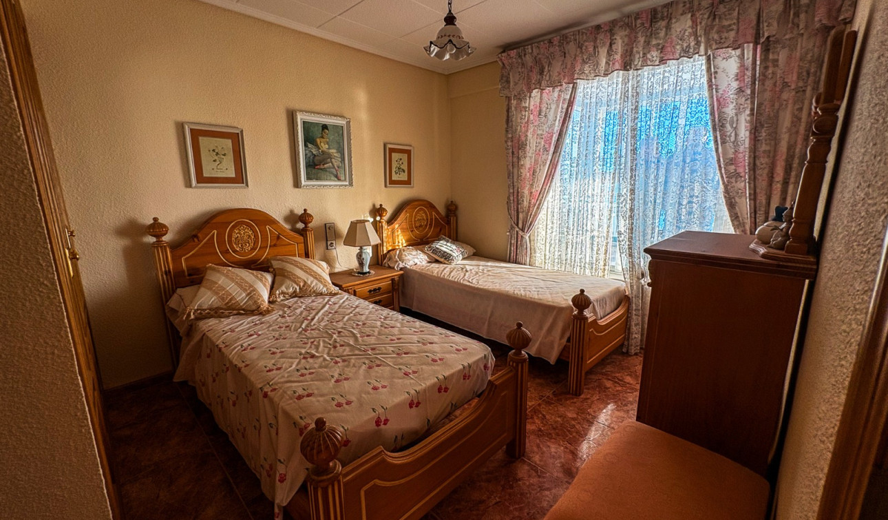 Resale - Apartment / Flat - Santa Pola - Puerto