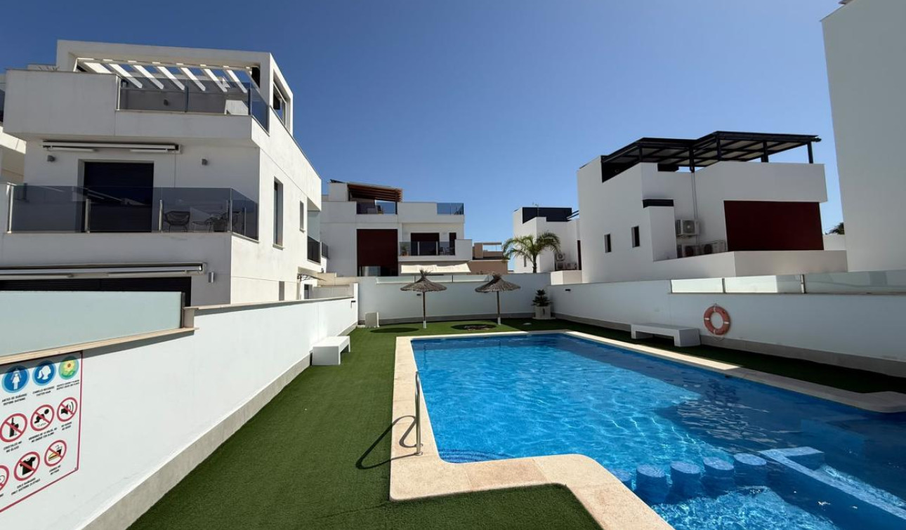 Resale - Apartment / Flat - Torre de la Horadada