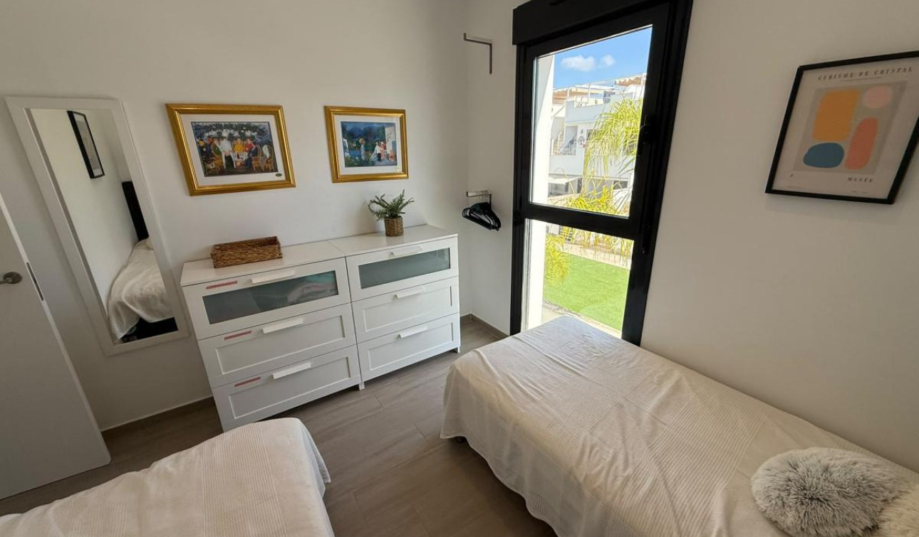 Resale - Apartment / Flat - Torre de la Horadada