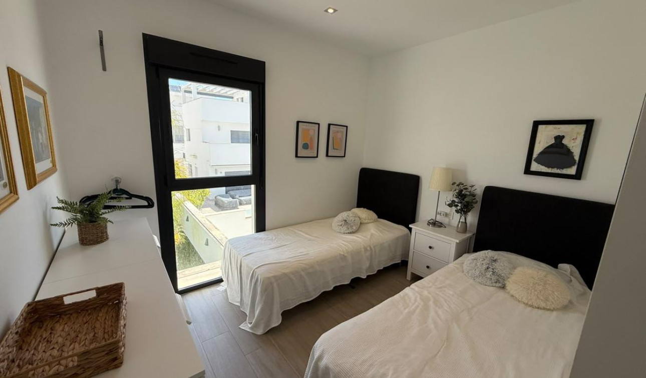 Resale - Apartment / Flat - Torre de la Horadada