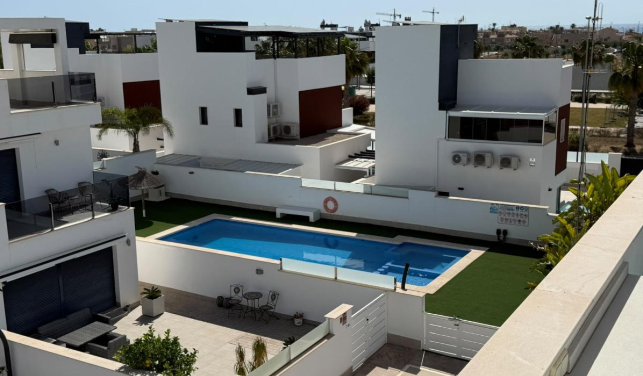 Resale - Apartment / Flat - Torre de la Horadada