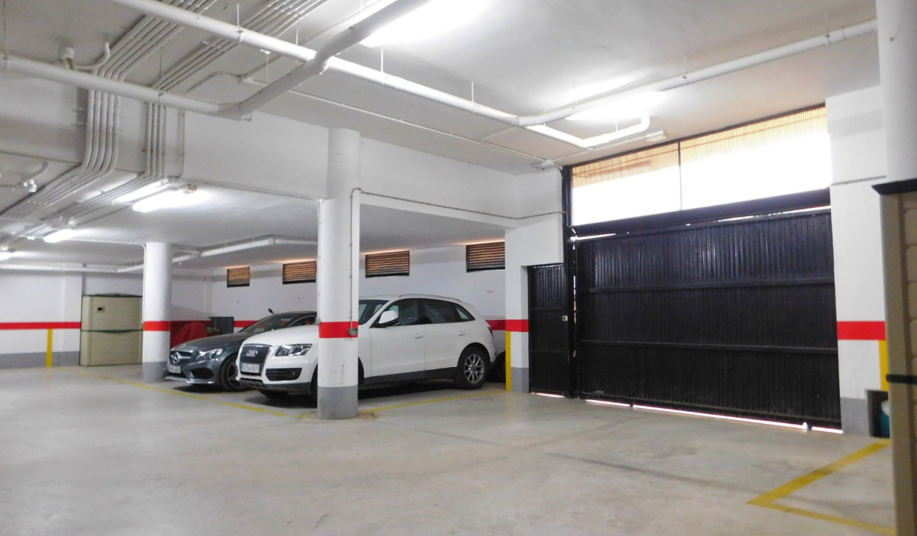 Resale - Apartment / Flat - Torremendo