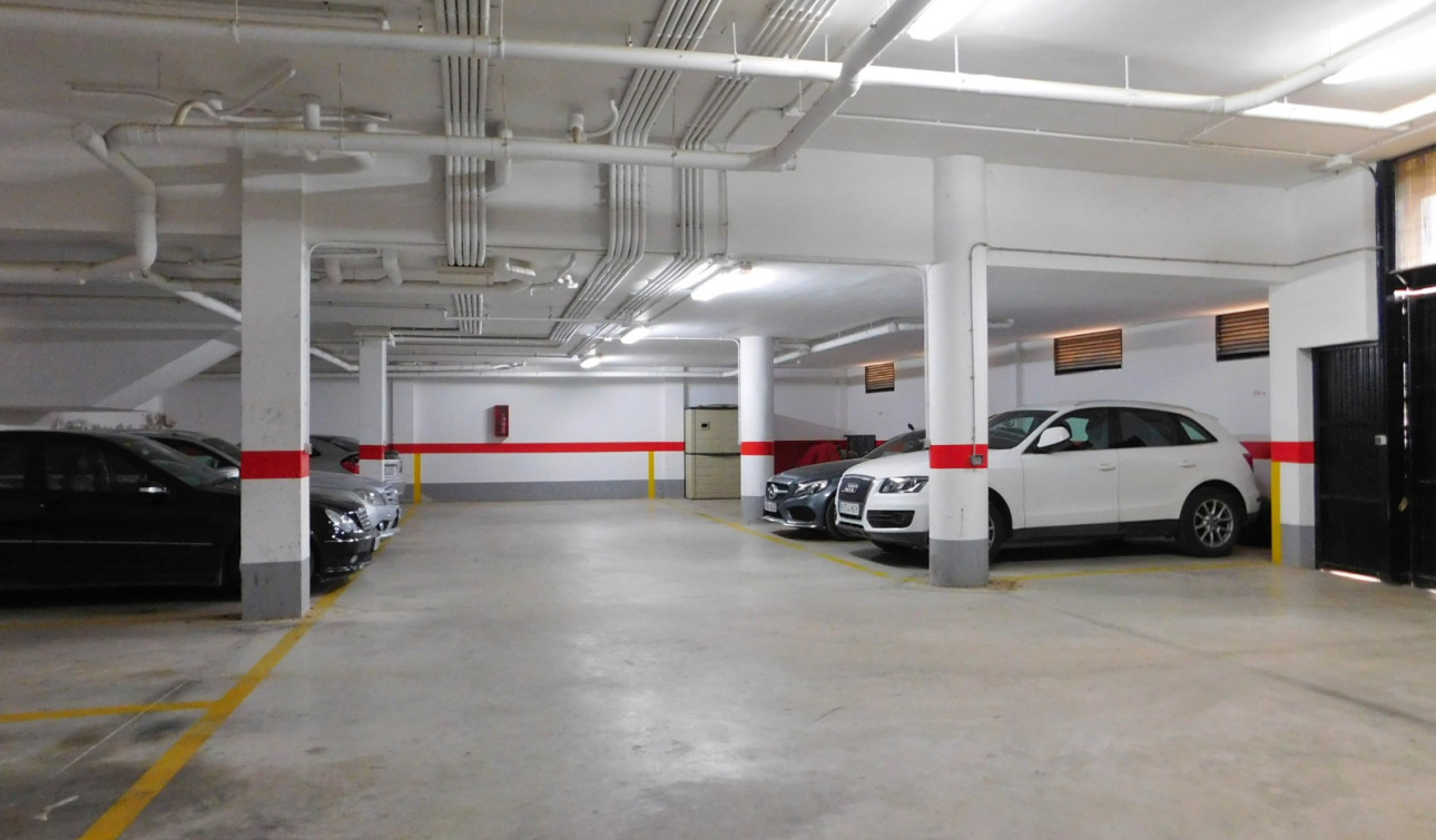 Resale - Apartment / Flat - Torremendo