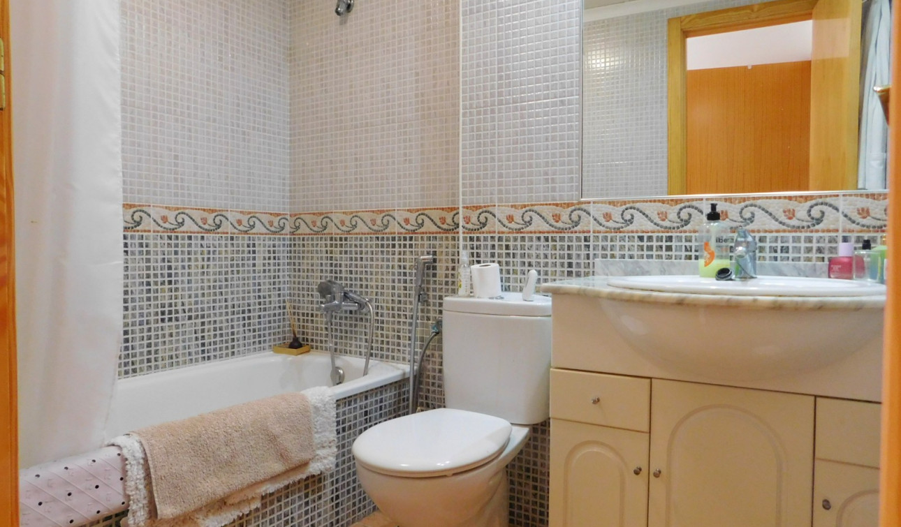 Resale - Apartment / Flat - Torremendo