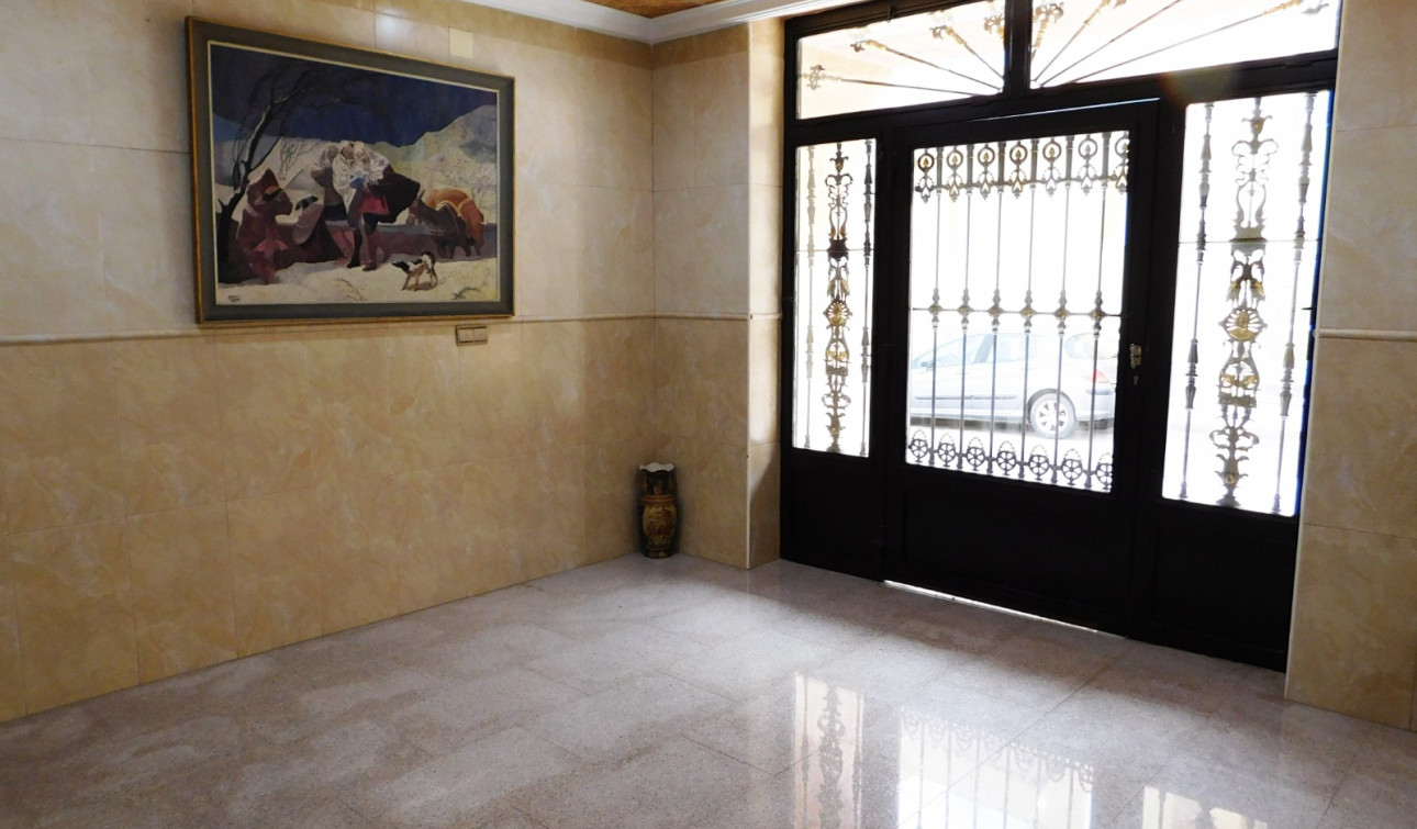 Resale - Apartment / Flat - Torremendo