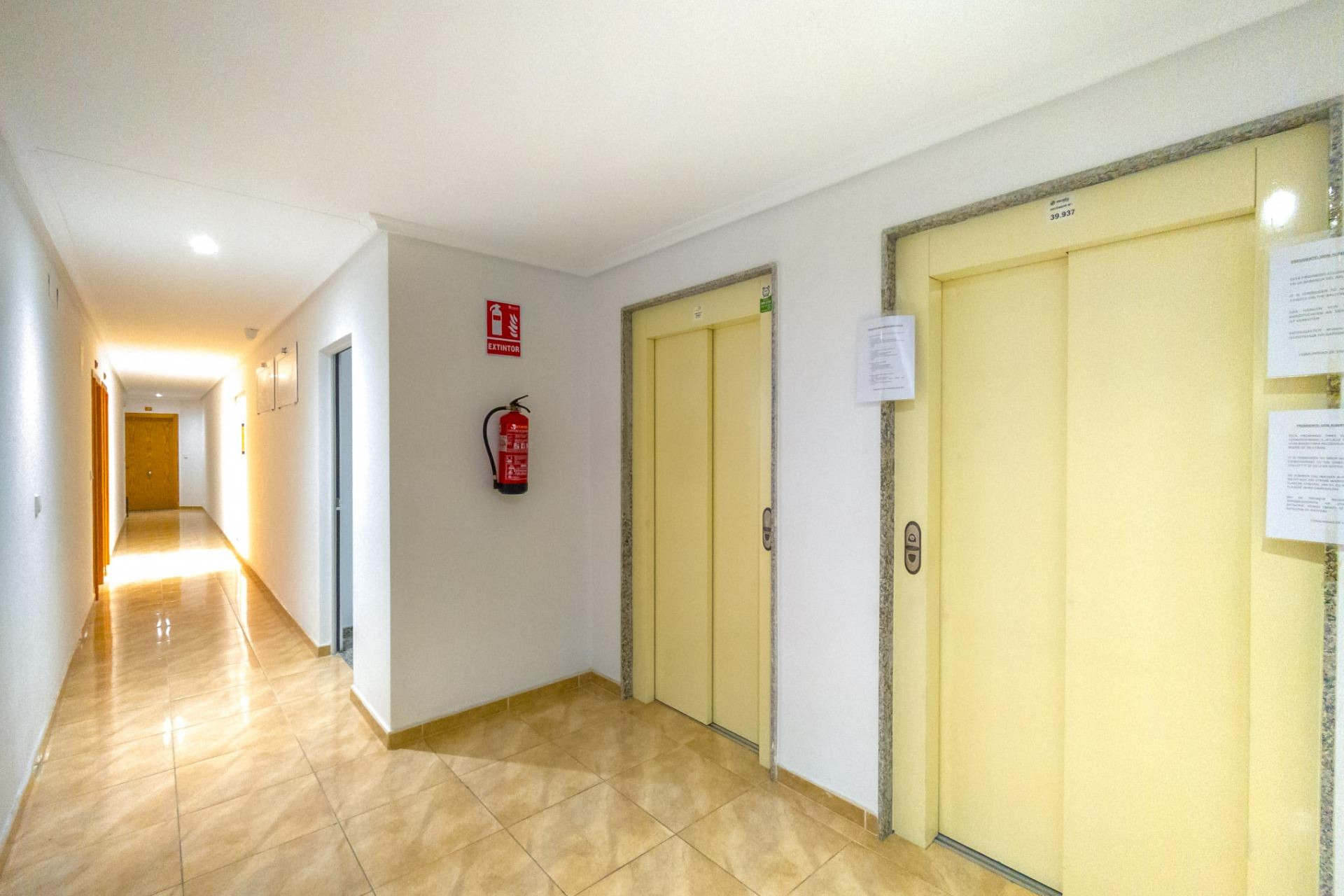 Resale - Apartment / Flat - Torrevieja - Acequion
