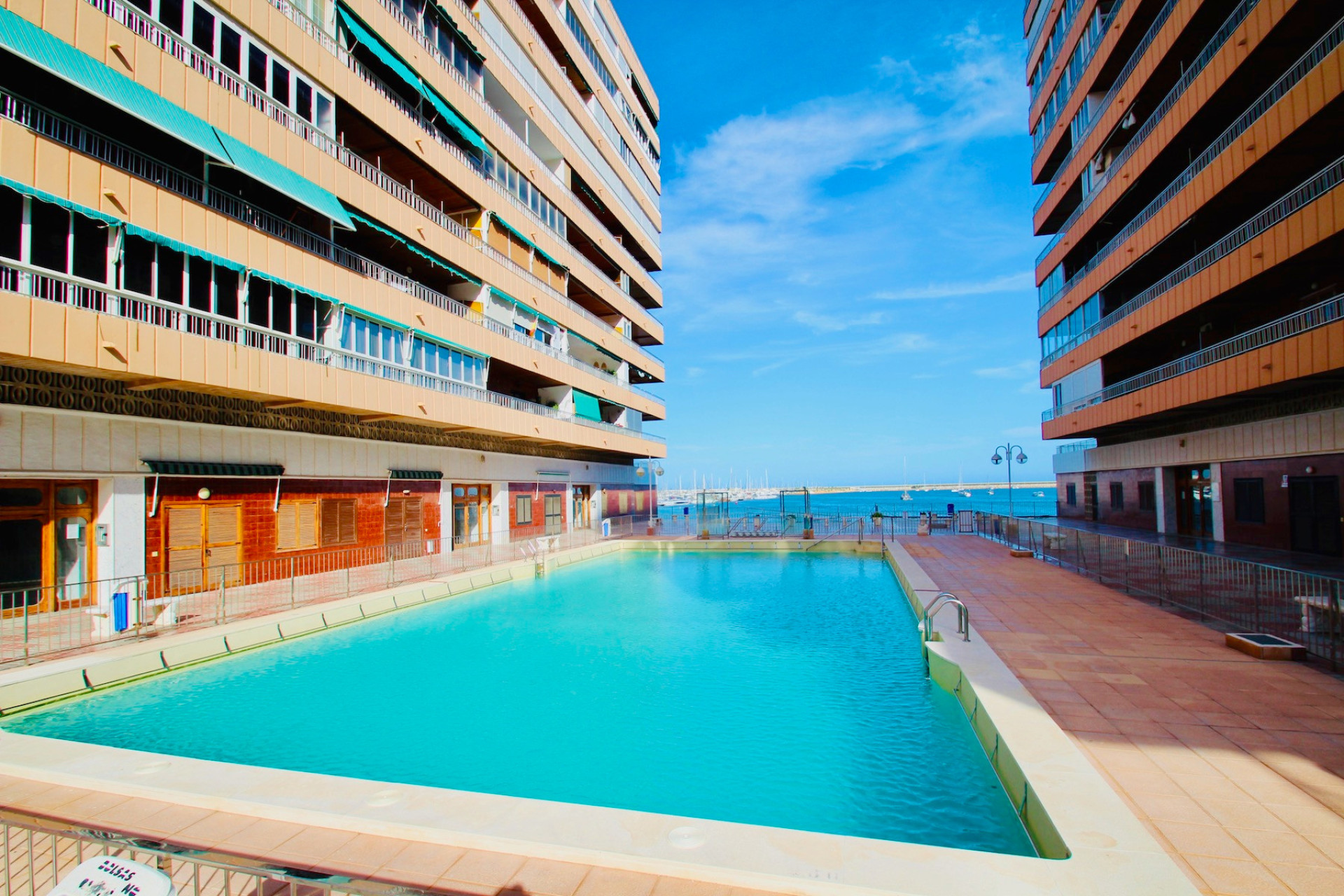 Resale - Apartment / Flat - Torrevieja - Acequion