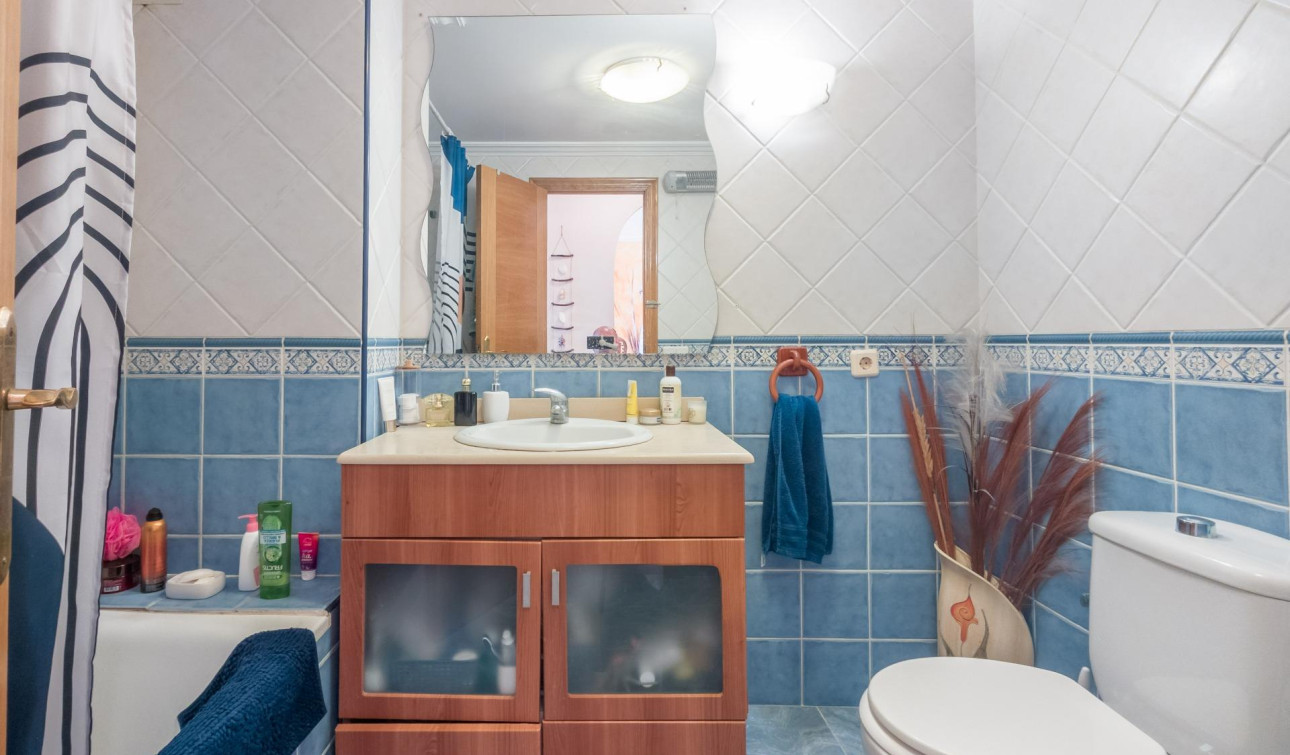 Resale - Apartment / Flat - Torrevieja - Acequion