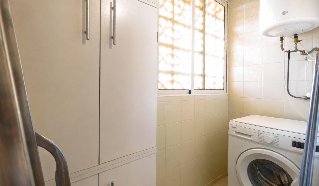 Resale - Apartment / Flat - Torrevieja - Acequion