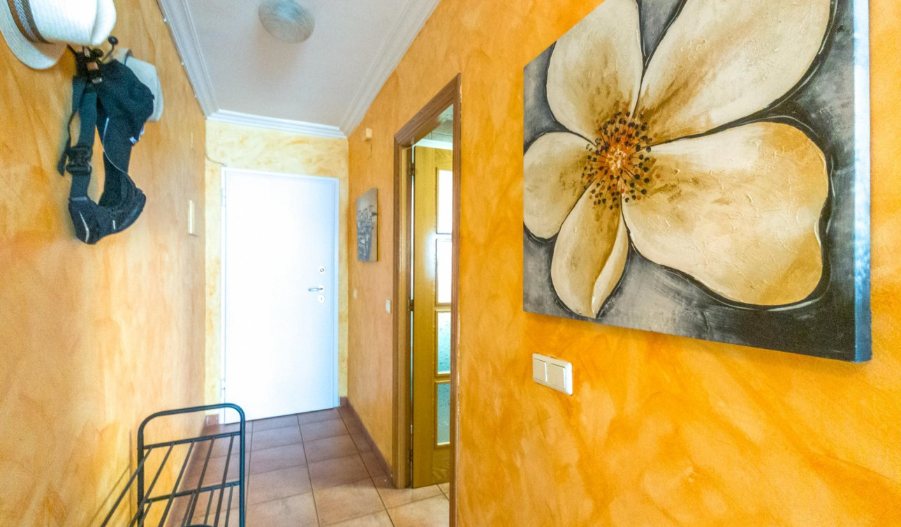Resale - Apartment / Flat - Torrevieja - Acequion