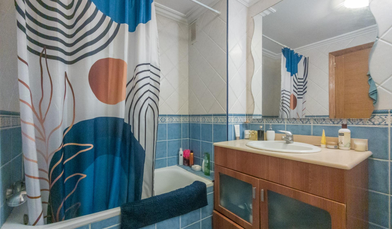 Resale - Apartment / Flat - Torrevieja - Acequion