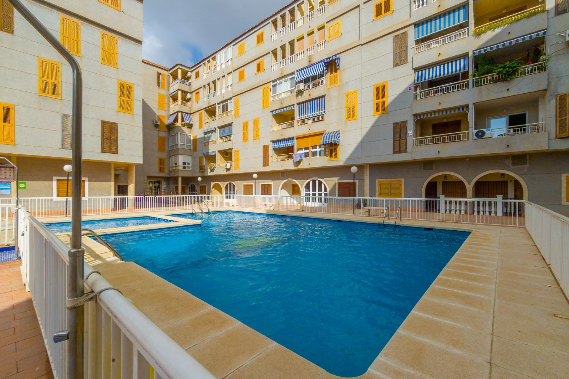 Resale - Apartment / Flat - Torrevieja - Acequion