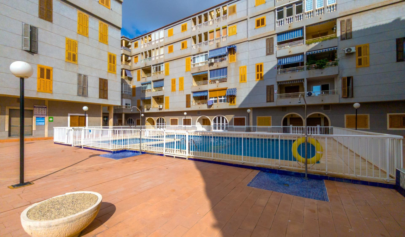 Resale - Apartment / Flat - Torrevieja - Acequion
