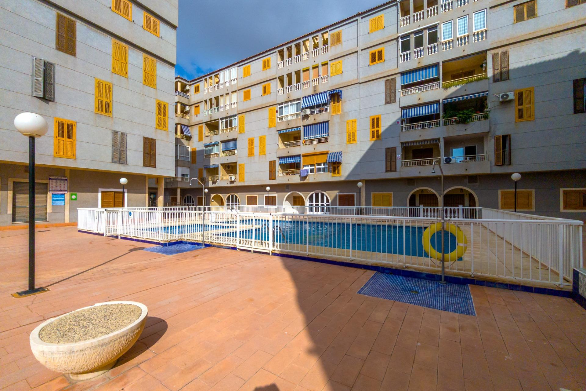 Resale - Apartment / Flat - Torrevieja - Acequion