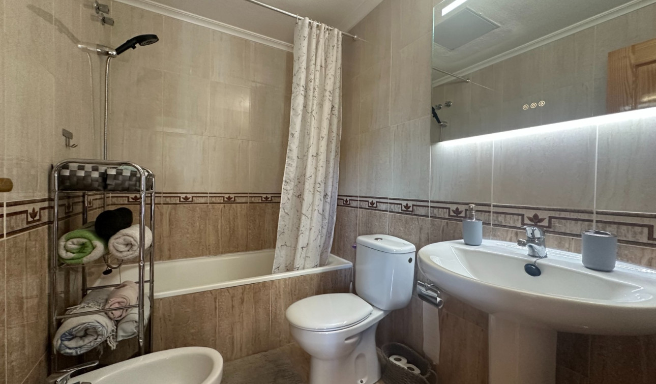 Resale - Apartment / Flat - Torrevieja - Acequion