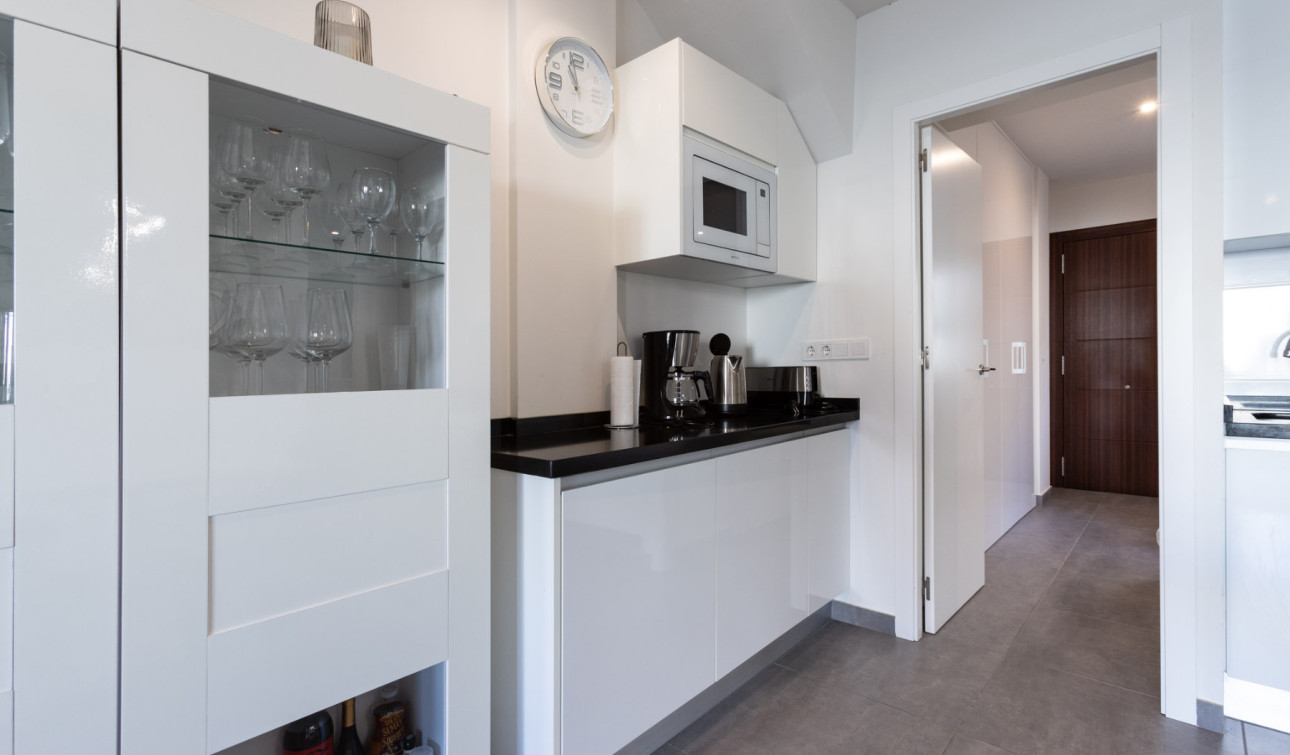 Resale - Apartment / Flat - Torrevieja - Aguas Nuevas