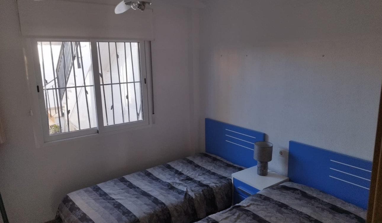 Resale - Apartment / Flat - Torrevieja - Aguas Nuevas