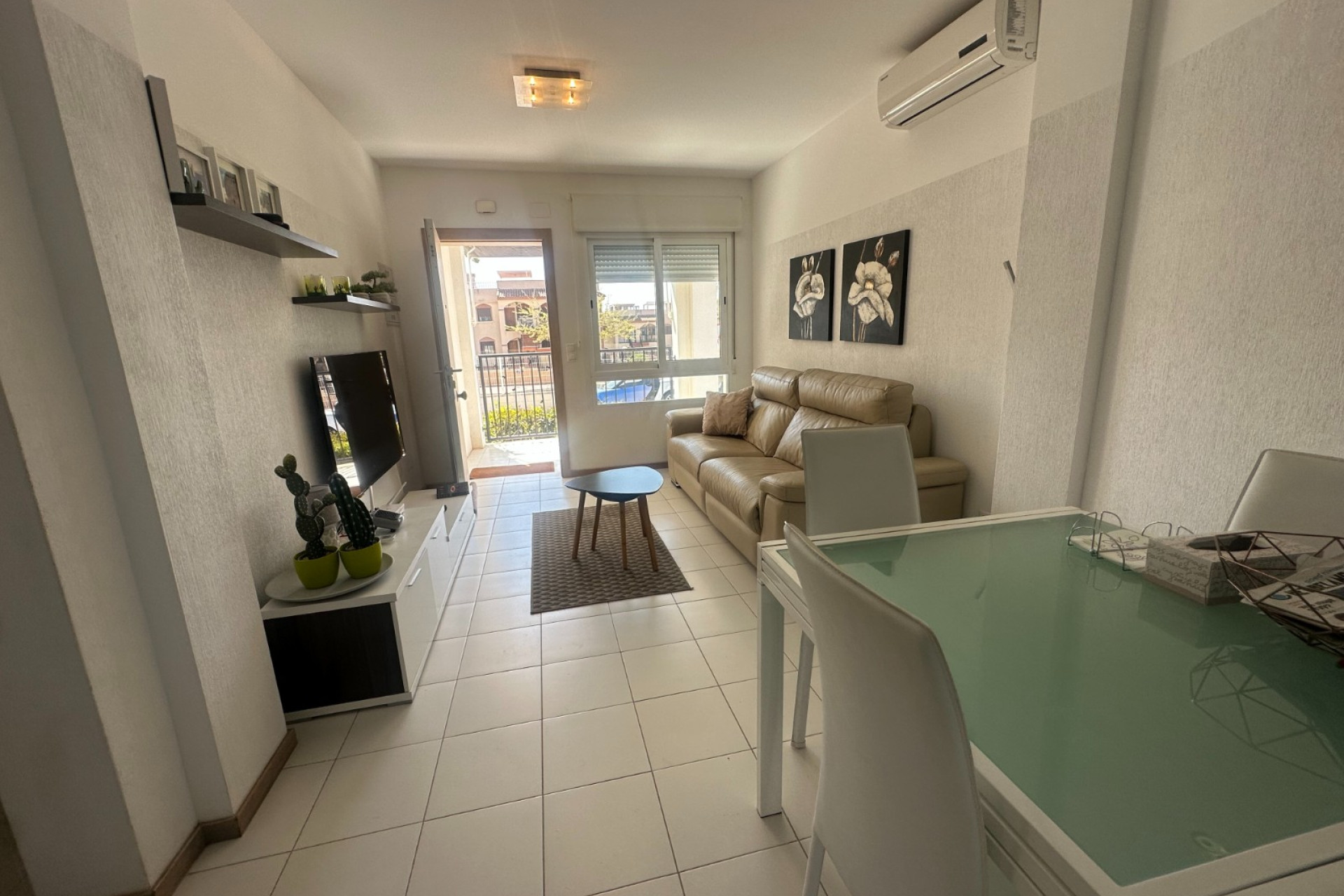 Resale - Apartment / Flat - Torrevieja - Aguas Nuevas