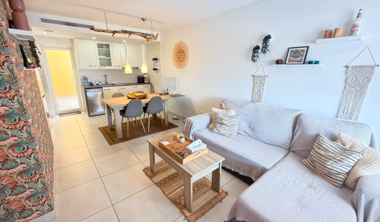 Resale - Apartment / Flat - Torrevieja - Aguas Nuevas