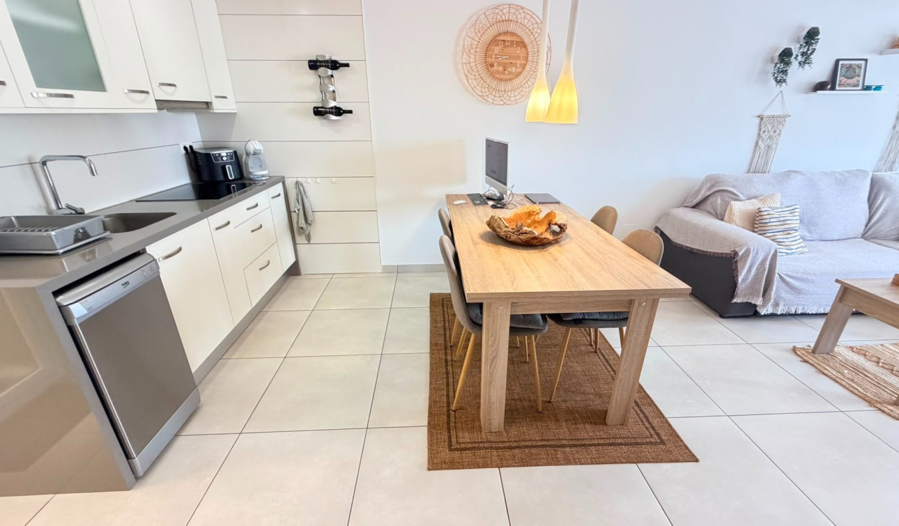 Resale - Apartment / Flat - Torrevieja - Aguas Nuevas