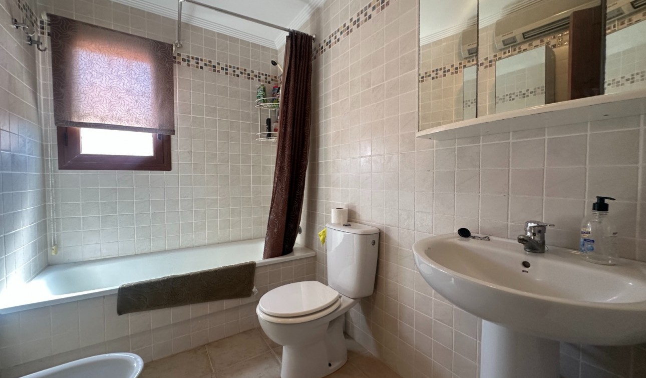 Resale - Apartment / Flat - Torrevieja - Aguas Nuevas