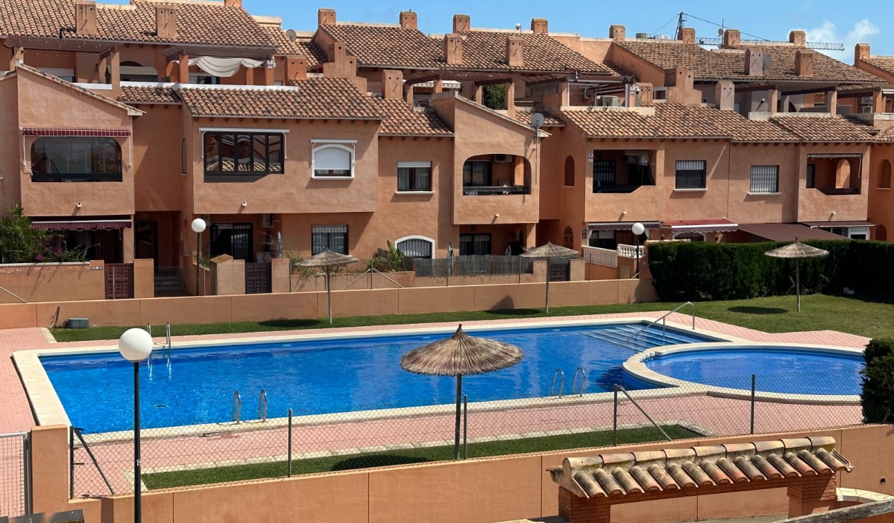 Resale - Apartment / Flat - Torrevieja - Aguas Nuevas