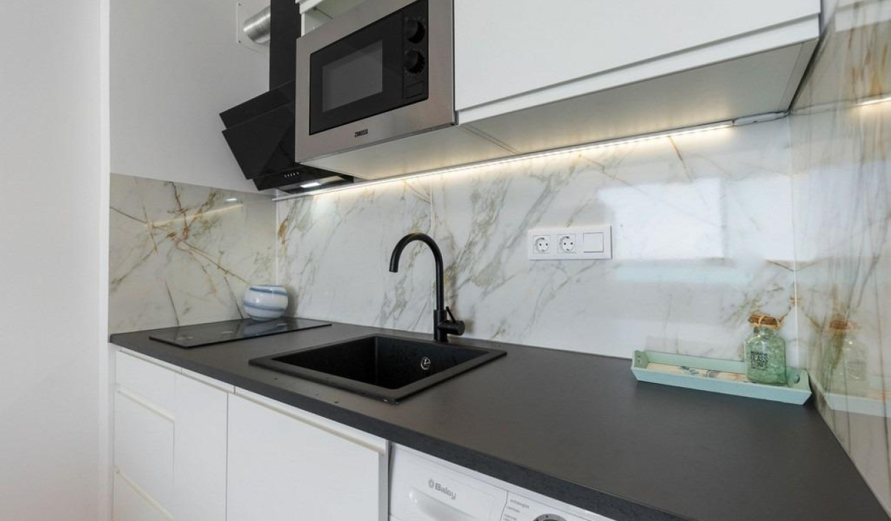 Resale - Apartment / Flat - Torrevieja - Cabo Cervera
