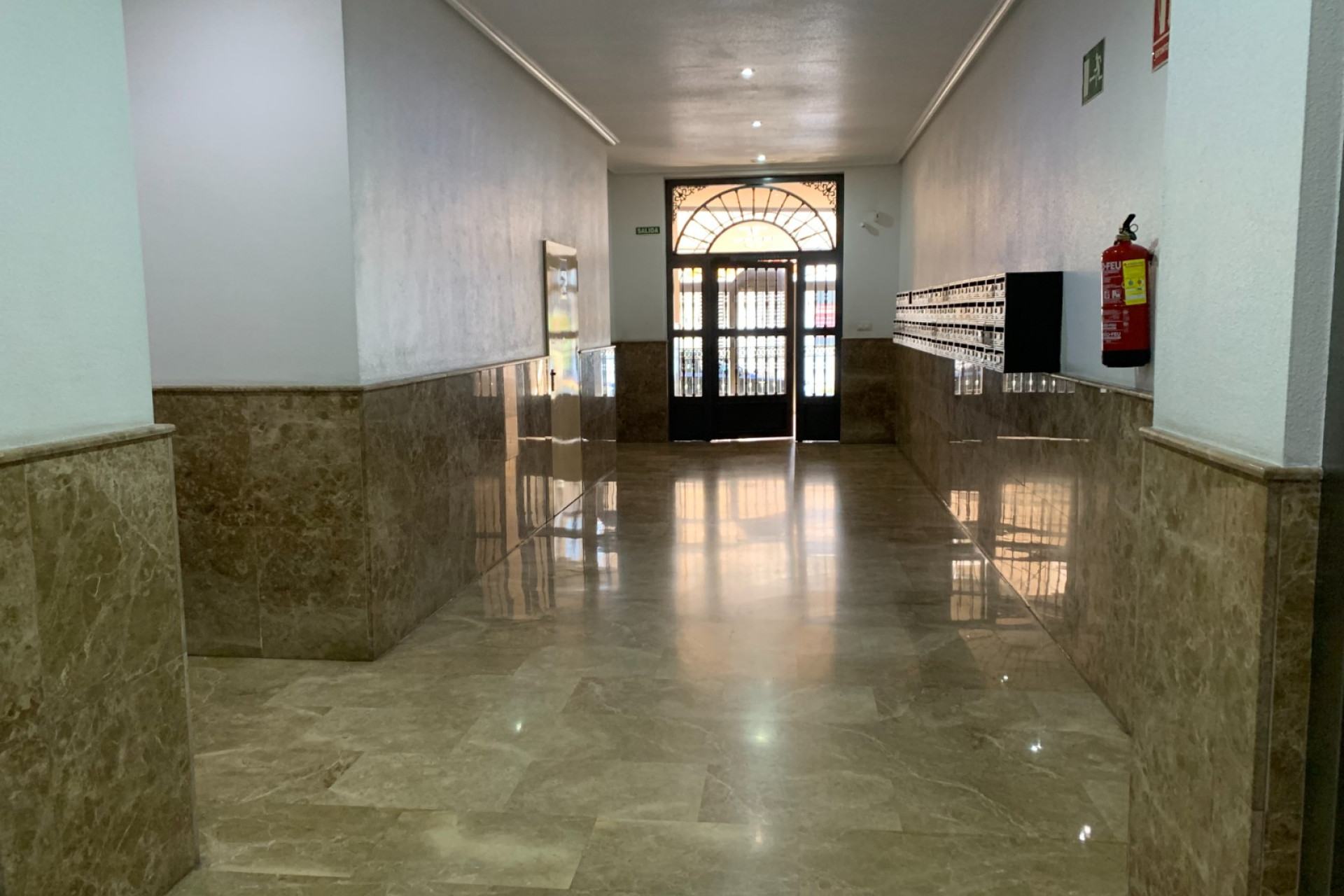 Resale - Apartment / Flat - Torrevieja - Center