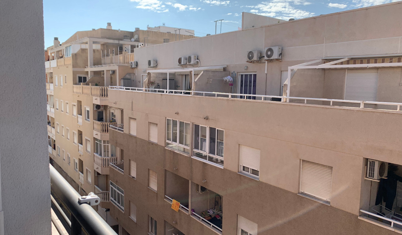 Resale - Apartment / Flat - Torrevieja - Center